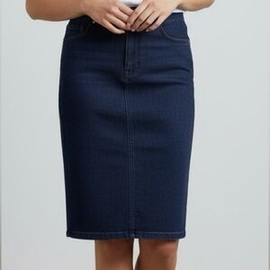 Halogen Denim Pencil Skirt Size 2P Blue Career Workwear Knee Length